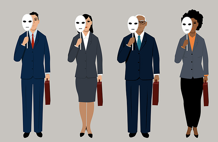 vier illustrierte Menschen in Anzügen halten eine Maske in der Hand.